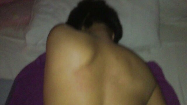 Hubby đập phim xcxx vợ từ 2 góc độ. Kết thúc trong một chiếc bánh creampie.